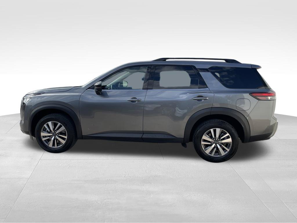 Used 2026 Nissan Pathfinder SL FWD image 8