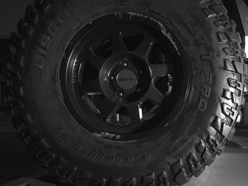 Used 2012 Jeep Wrangler Unlimited Rubicon w/ Connectivity Group AWD/4WD image 22