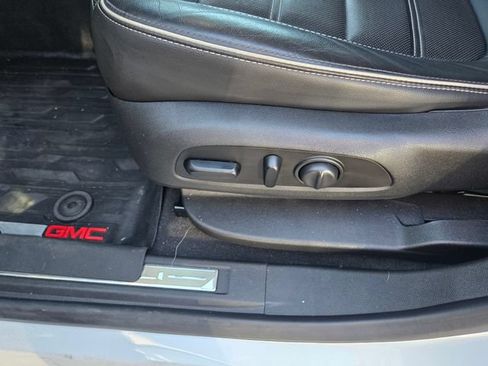 Used 2020 GMC Acadia Denali w/ Denali Ultimate Package AWD/4WD image 14