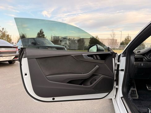 Used 2022 Audi S5 Premium image 17