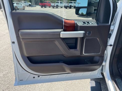 Used 2020 Ford F350 King Ranch w/ King Ranch Ultimate Package AWD/4WD image 17