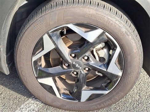 Used 2025 Kia Seltos EX w/ EX Sunroof Package image 9