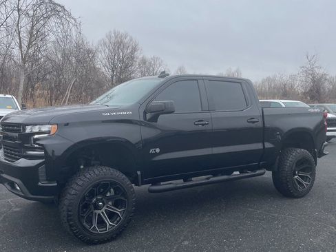 Used 2021 Chevrolet Silverado 1500 RST image 2