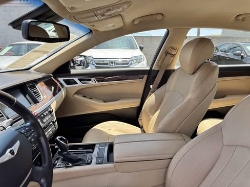 Used 2015 Hyundai Genesis 3.8 RWD image 32