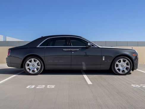 Used 2017 Rolls-Royce Ghost image 6