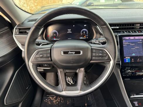 Used 2022 Jeep Grand Cherokee L Limited image 22