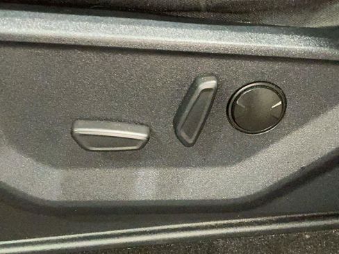 Certified 2022 Ford F150 XLT w/ Equipment Group 302A High image 16