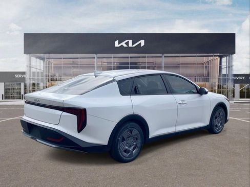 New 2025 Kia K4 LX image 7