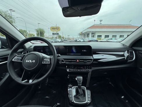 Used 2025 Kia Seltos S image 31
