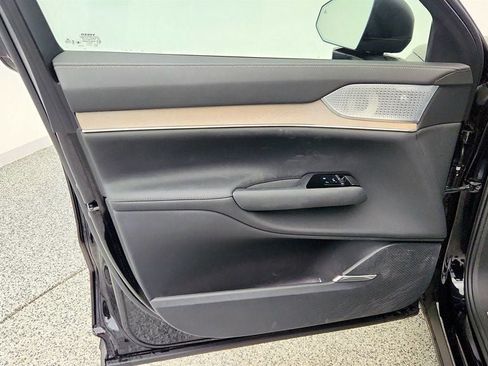 Used 2025 Volvo EX90 Ultra image 11