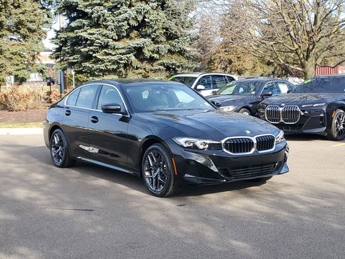 New 2026 BMW 330i xDrive Sedan w/ Convenience Package AWD/4WD image 4