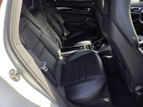 Used 2018 Porsche Panamera 4S image 15