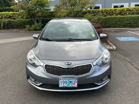 Used 2016 Kia Forte EX w/ EX Premium Technology Package FWD image 2