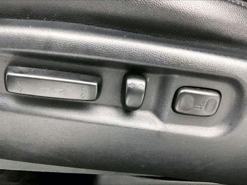 Used 2014 Honda Pilot Touring image 32