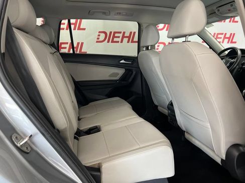 Used 2020 Volkswagen Tiguan SEL AWD/4WD image 11