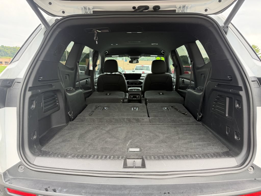 Used 2026 Buick Enclave Preferred AWD/4WD image 12
