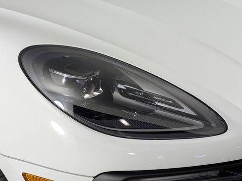 New 2026 Porsche Macan S image 14