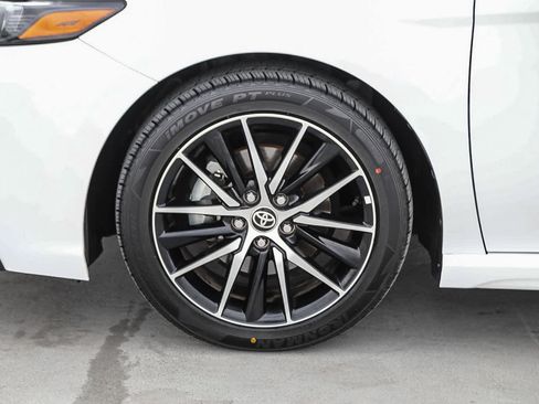 Certified 2021 Toyota Camry SE w/ Convenience Package image 12