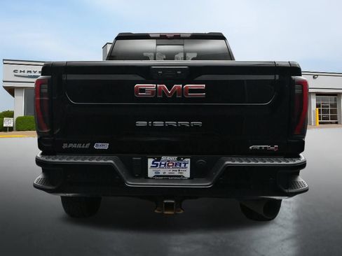 Used 2024 GMC Sierra 2500 AT4 w/ AT4 Premium Plus Package AWD/4WD image 4