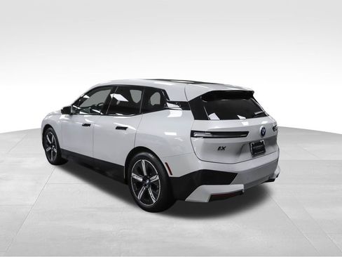 Used 2025 BMW iX M60 w/ Luxury Package image 3