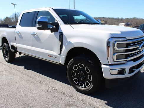 Used 2024 Ford F250 Platinum image 4