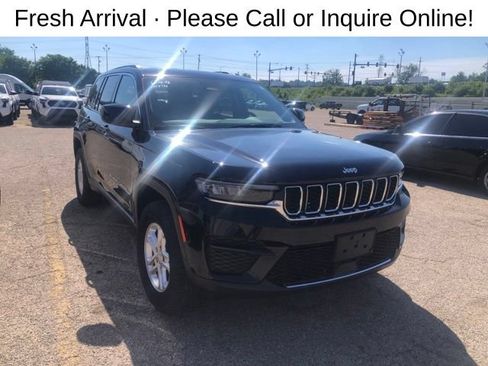 Used 2023 Jeep Grand Cherokee Laredo AWD/4WD image 1