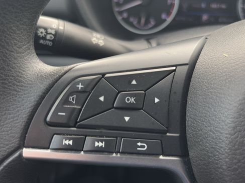 Used 2024 Nissan Sentra SV FWD image 19