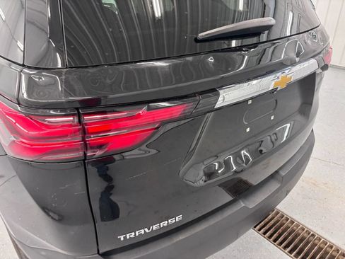 Used 2023 Chevrolet Traverse LS FWD image 21