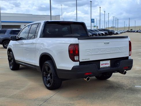 Used 2025 Honda Ridgeline Black Edition image 2