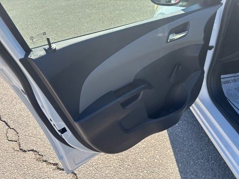 Used 2013 Chevrolet Sonic LS image 9