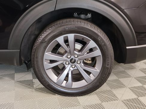 Used 2022 Ford Explorer XLT w/ Equipment Group 202A AWD/4WD image 20