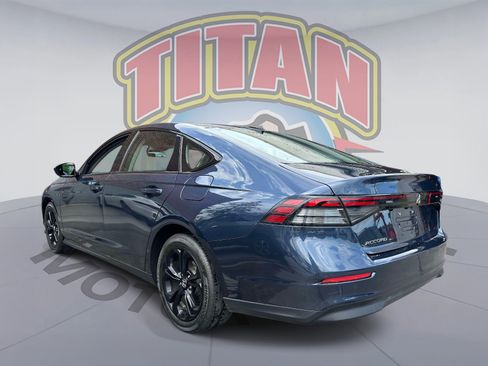 Used 2025 Honda Accord SE image 4
