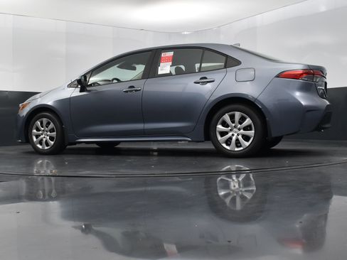 Used 2025 Toyota Corolla LE image 39