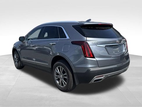 Used 2021 Cadillac XT5 Premium Luxury w/ LPO, Floor Liner Package FWD image 5