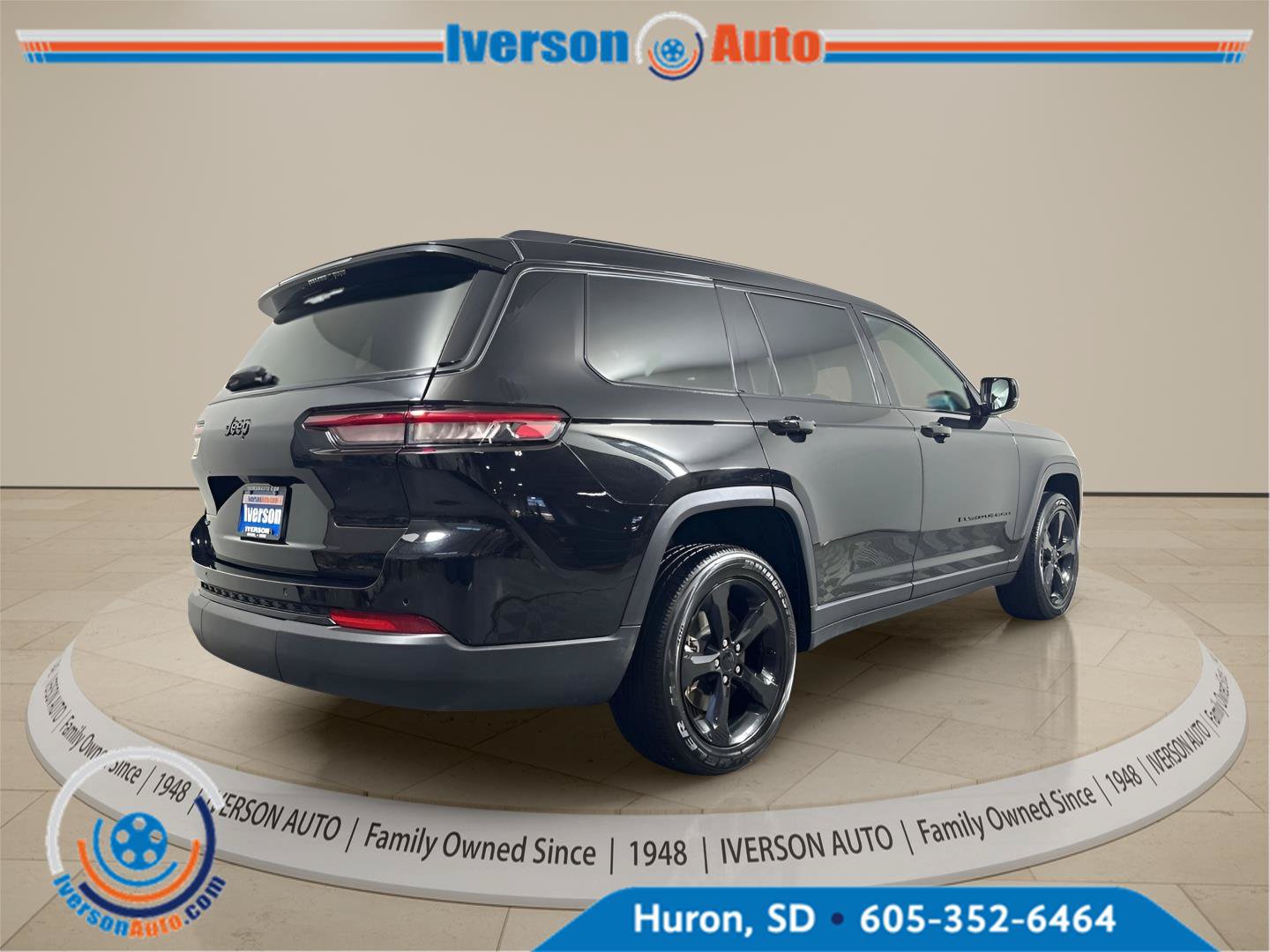 Used 2024 Jeep Grand Cherokee L Altitude AWD/4WD image 12