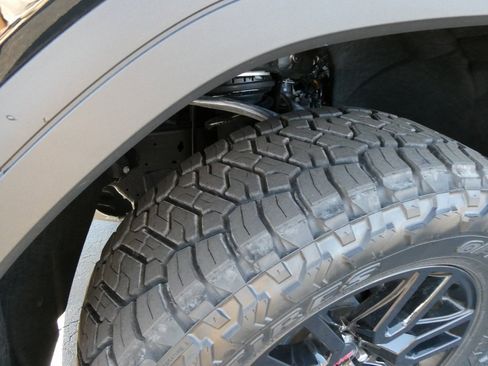 Certified 2025 GMC Sierra 1500 Elevation w/ Preferred Package image 12