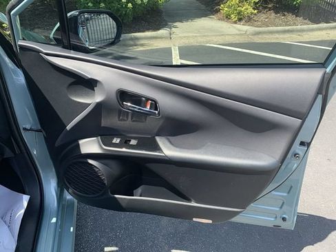 Used 2019 Toyota Prius XLE FWD image 13