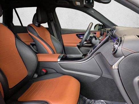 Certified 2025 Mercedes-Benz GLC 300 image 22