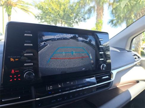 Used 2024 Toyota Sienna XLE image 26