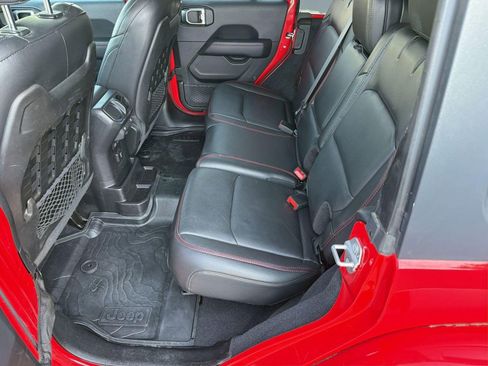 Used 2018 Jeep Wrangler Unlimited Rubicon AWD/4WD image 15