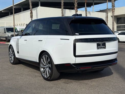Used 2025 Land Rover Range Rover SE AWD/4WD image 8