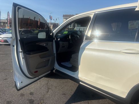 Used 2018 Honda Pilot EX image 12
