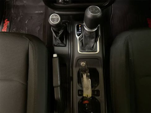 Used 2020 Jeep Wrangler Sport image 31