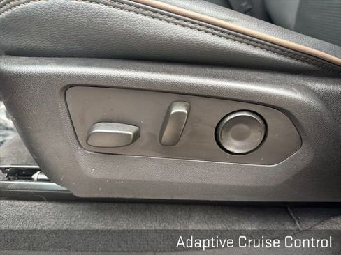 Used 2024 GMC Canyon Denali image 28