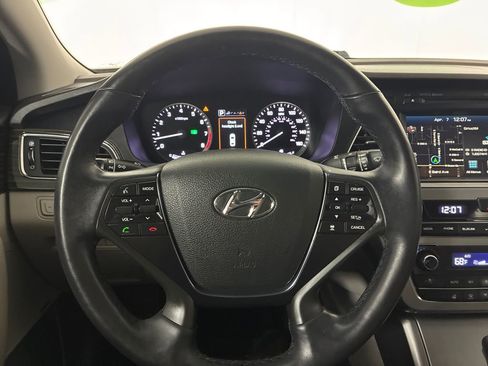 Used 2016 Hyundai Sonata Limited w/ Option Group 05 FWD image 11