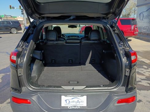 Used 2017 Jeep Cherokee Limited AWD/4WD image 13