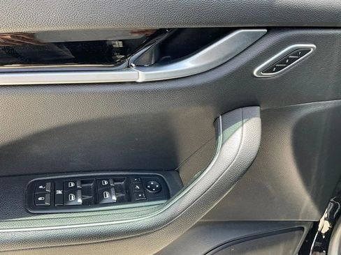 Used 2018 Maserati Levante AWD/4WD image 48
