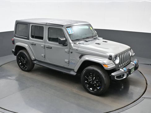 Used 2023 Jeep Wrangler Unlimited Sahara w/ Cold Weather Group AWD/4WD image 40