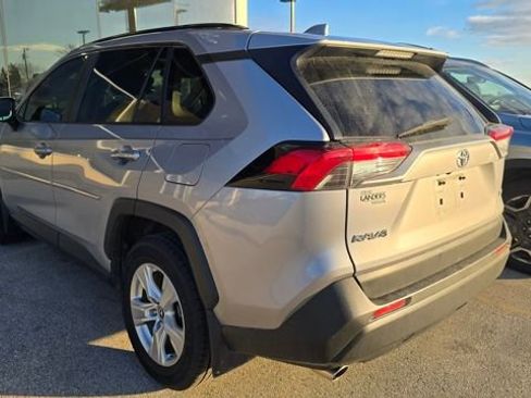 Used 2019 Toyota RAV4 XLE image 5