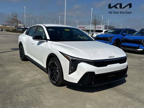 New 2026 Kia K4 GT-Line image 1